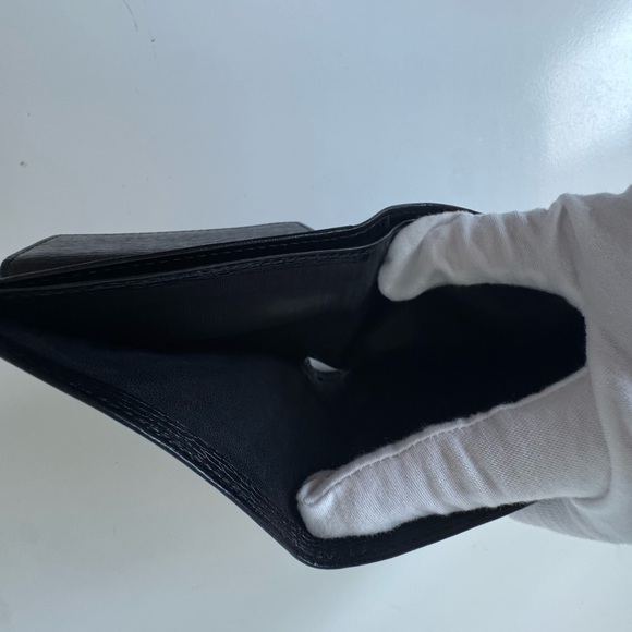 Gucci Black Leather Men’s BiFold Wallet - Picture 10 of 13